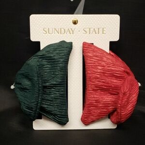 Sunday State NWT Set of 2 Red and Green Crinkle Bow Clips